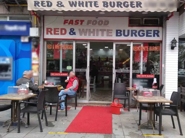 Red White Burger'nin yemek ve ambiyans fotoğrafları 2