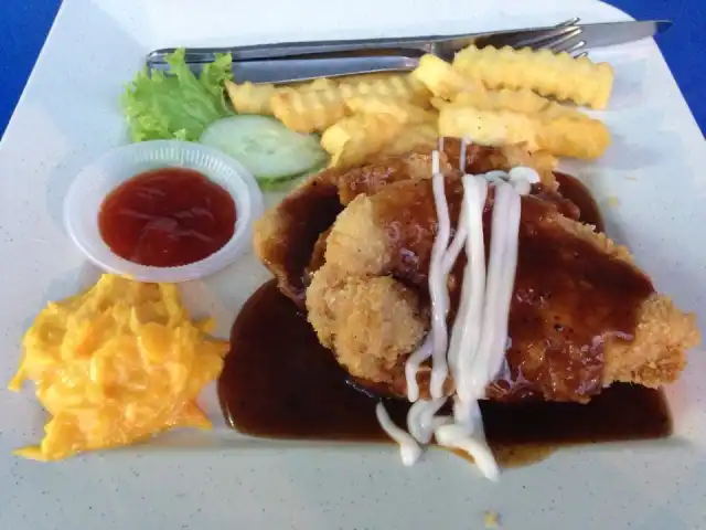 Cafe Bola Bola Chicken Chop Luaskan Kuasamu Food Photo 12