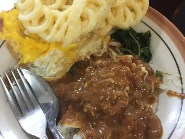 Gambar Makanan RM Pecel & Sop Buntut Bu Ugi 4