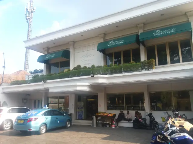 Gambar Makanan Bawean Bakery & Restaurant 4