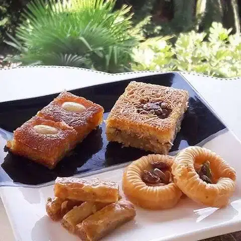 Bosphorus Baklava ve Tatlıları'nin yemek ve ambiyans fotoğrafları 17