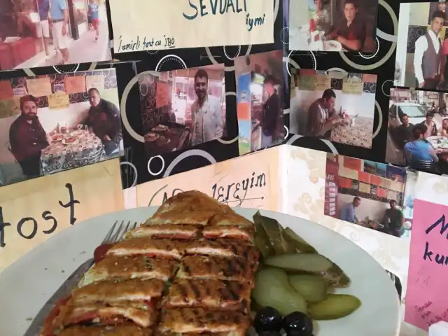 İzmirli Tostçu İbonun Yeri'nin yemek ve ambiyans fotoğrafları 18