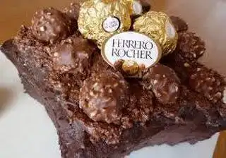 Ferrero Rocher Cafe Food Photo 4