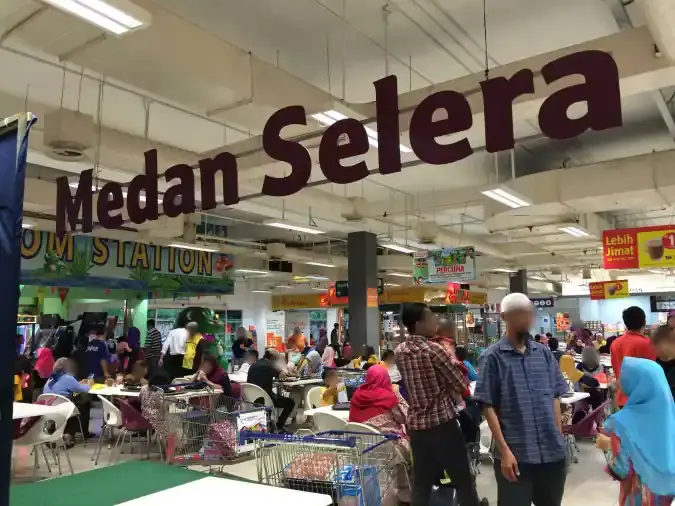 Medan Selera Tesco Extra