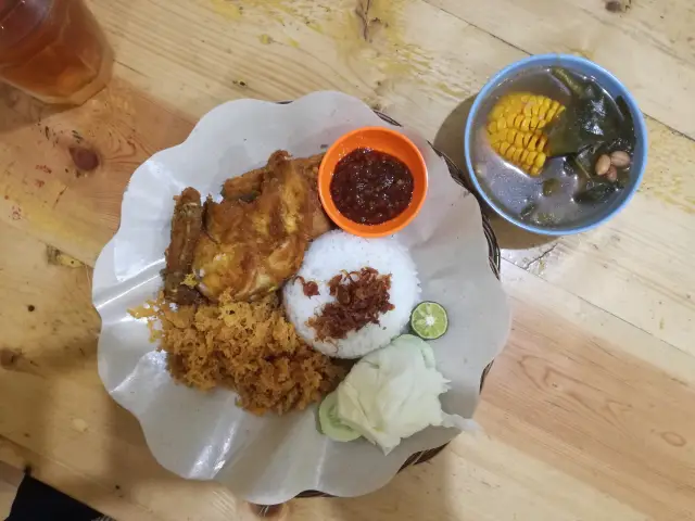 Gambar Makanan Ayam Goreng Borobudur 18