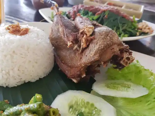 Gambar Makanan Bebek Tepi Sawah 9