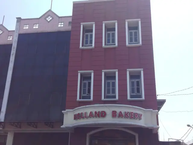 Gambar Makanan Holland Bakery 15