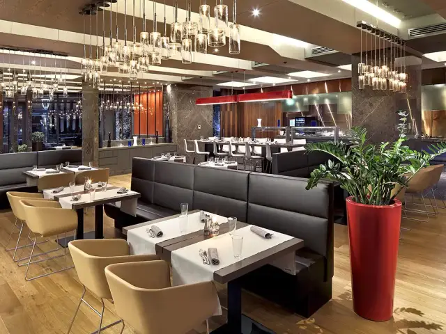 Core Grill and Bar Restaurant - Radisson Blu Hotel İstanbul Asia'nin yemek ve ambiyans fotoğrafları 4