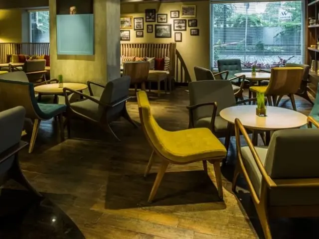 Gambar Makanan Clovia Restaurant & Lounge - Hotel Mercure 3