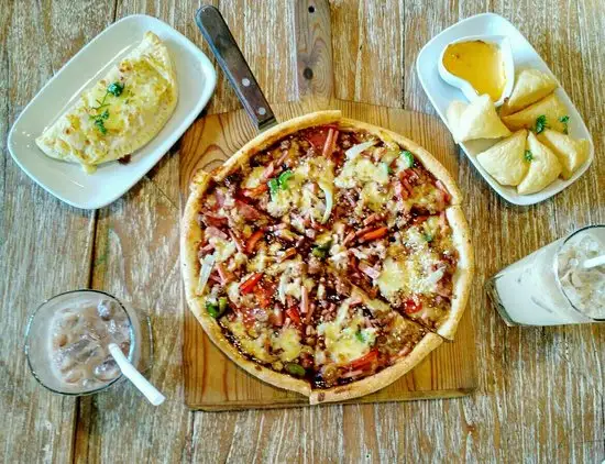 Gambar Makanan Milan Pizzeria Cafe 13