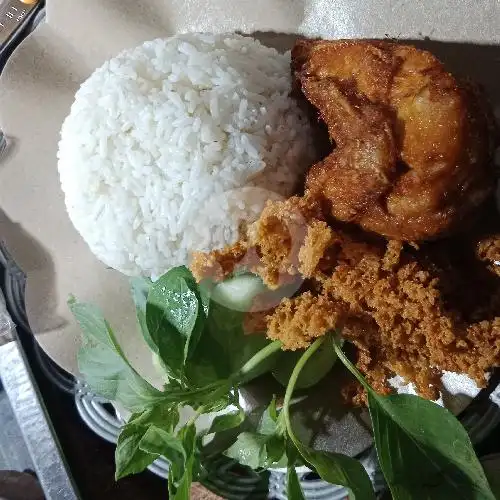 Gambar Makanan Ayam Kremes Sadewa Sambel Ijo 3