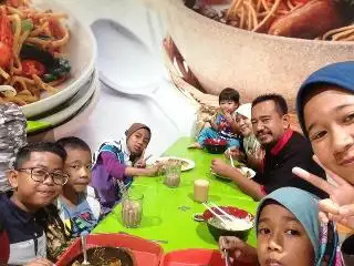 Xinjiang Noodles (Chinese Muslim Halal)