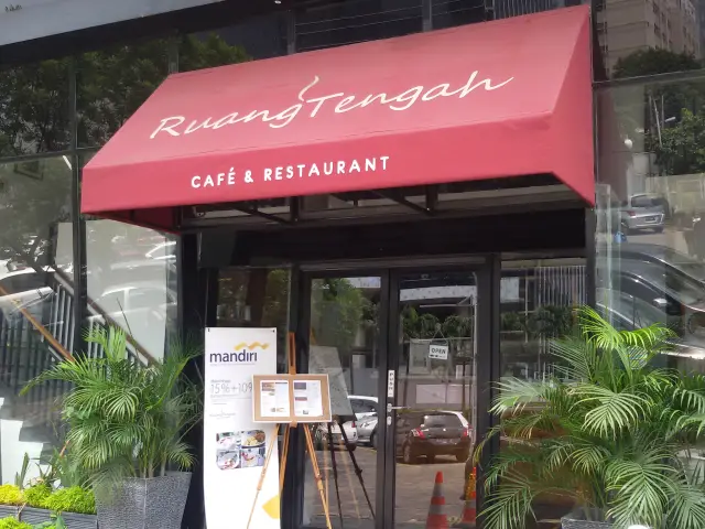 Gambar Makanan Ruang Tengah Cafe & Restaurant 6