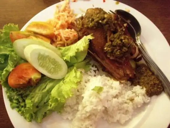 Gambar Makanan Nasi Bebek Ginyo 11