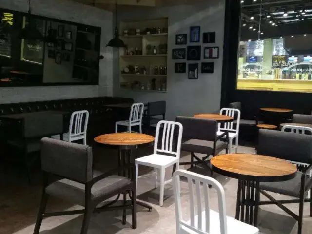 Gambar Makanan KOI Cafe 7