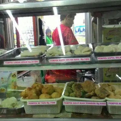 Pempek Palembang Hendri K.