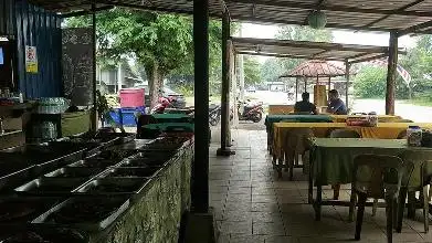 Warung Kesuma (Nasi Campur / Ayam Tempayan)