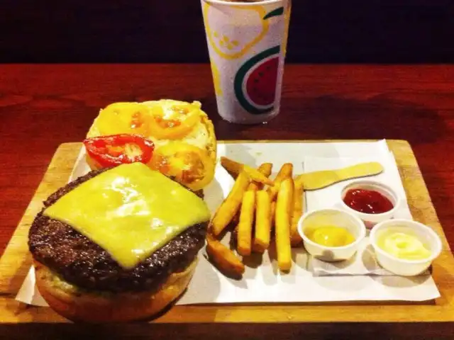 Burger Hub Food Photo 17