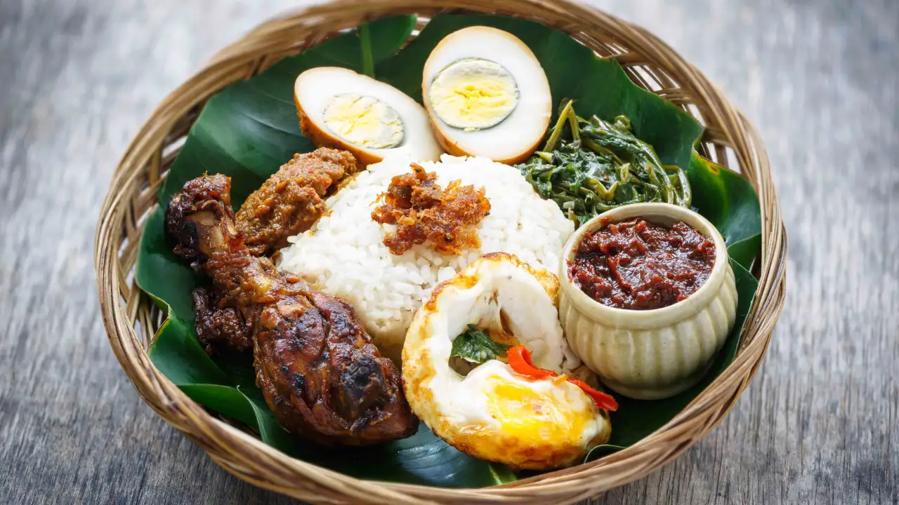 Warung Manjoi (Nasi Campur)