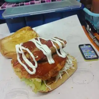SHJ Burger Food Photo 1