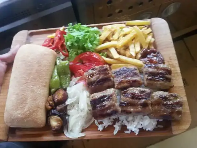 Mirzaloğlu Köfte'nin yemek ve ambiyans fotoğrafları 5