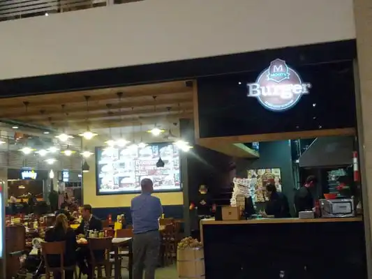 Mickey&apos;s Burger'nin yemek ve ambiyans fotoğrafları 5
