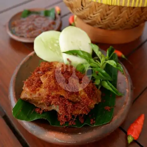 Gambar Makanan Ayam Pedas Soekarno Hatta, Bantaran 3