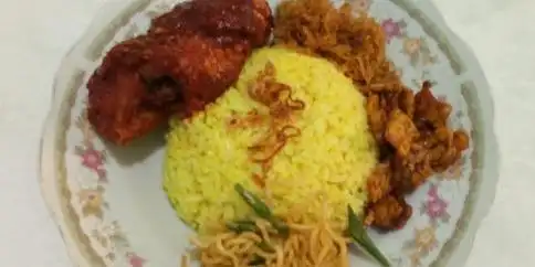 Warung Nasi Kuning Mama Kevin, Rotan Semambu