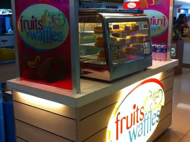 Fruits And Waffles