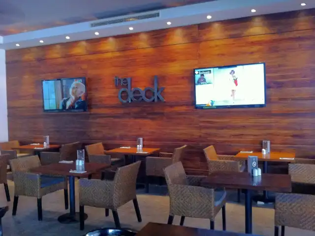 Gambar Makanan The Deck Bar & Casual Dining 4