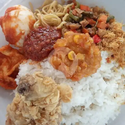 Gambar Makanan Sego Pecel Komplit Mbak Wike dan Mie Ayam, Panjang Jiwo 20