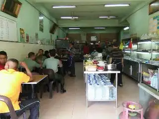 Restoran Tasik Biru Embun Pagi