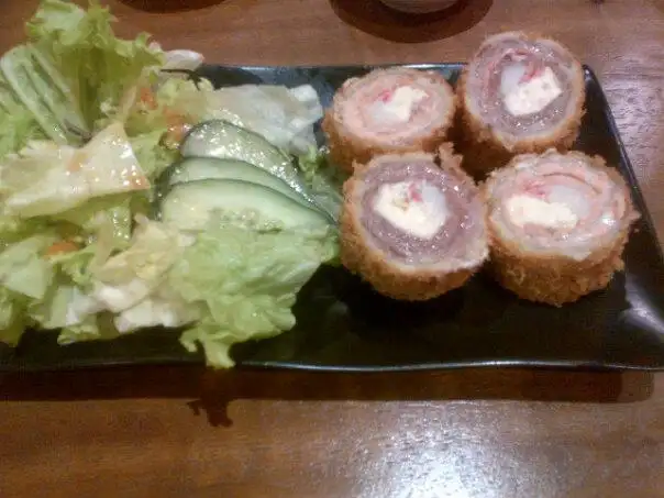 Gambar Makanan Standing Sushi Bar 1