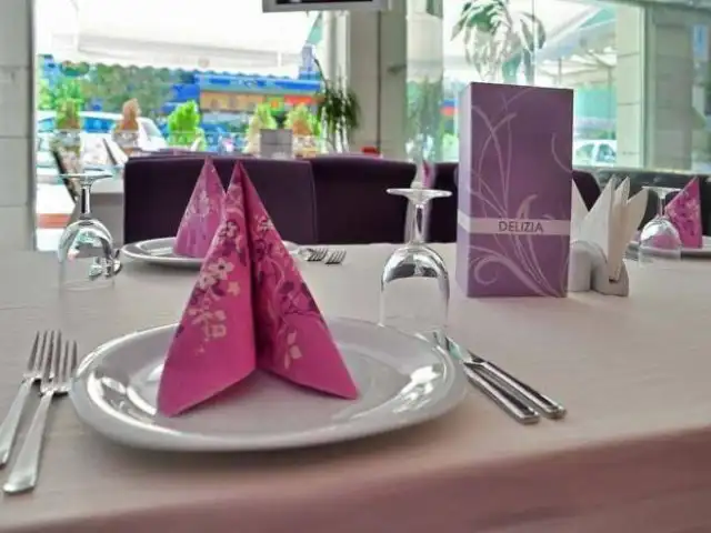 Delizia Restoran - Ramada Hotels'nin yemek ve ambiyans fotoğrafları 4