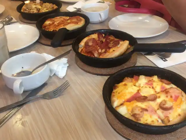 Pizza Hut Food Photo 7