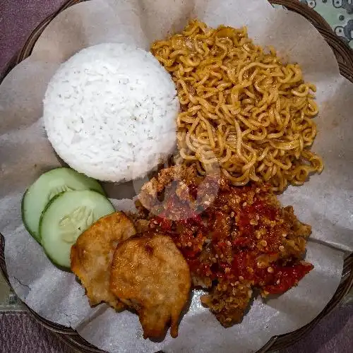 Gambar Makanan Ayam Geprek A' Ujang, Sumber Rejo 4