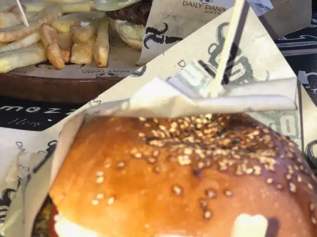 Daily Dana Burger & Steak'nin yemek ve ambiyans fotoğrafları 9