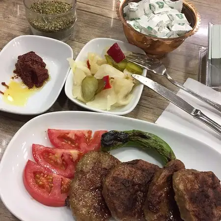 YEŞİL Pideli Köfte'nin yemek ve ambiyans fotoğrafları 3