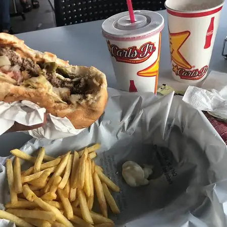 Carl's Jr.'nin yemek ve ambiyans fotoğrafları 11