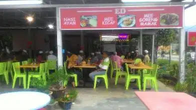 Ed Roti Canai Mee Rebus Food Photo 2