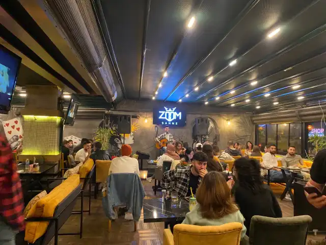 Zoom Lounge'nin yemek ve ambiyans fotoğrafları 2