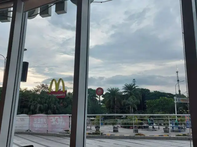 Gambar Makanan McDonald's 16