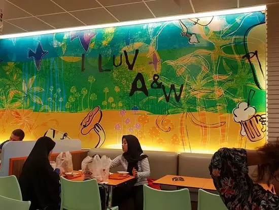 Gambar Makanan A&W Discovery Shopping Mal 14