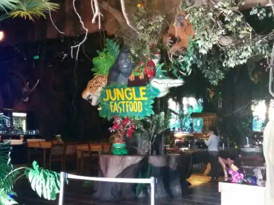Jungle Fast Food