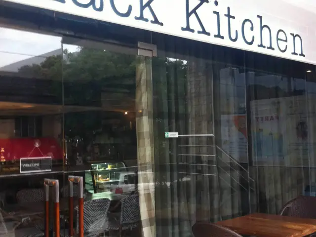 Black Kitchen Food Photo 3