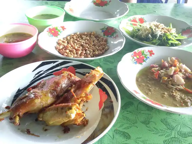 Gambar Makanan Warung Makan Ayam Betutu Asli Men Tempeh Ferry 15