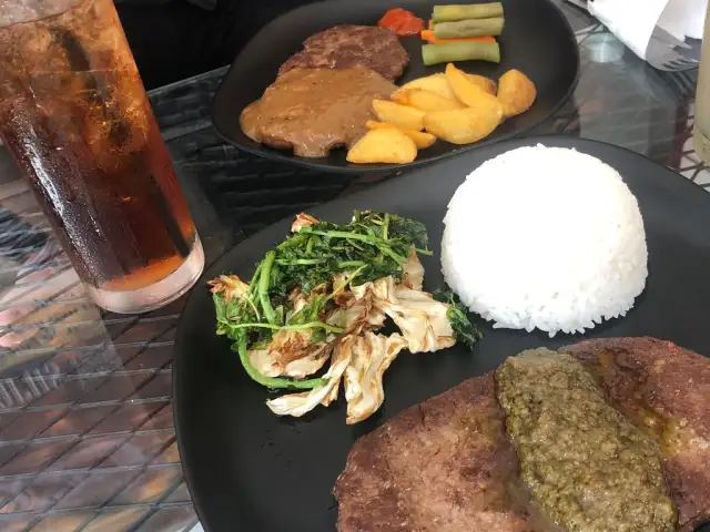 Gambar Makanan Steak Api Dipatiukur 5