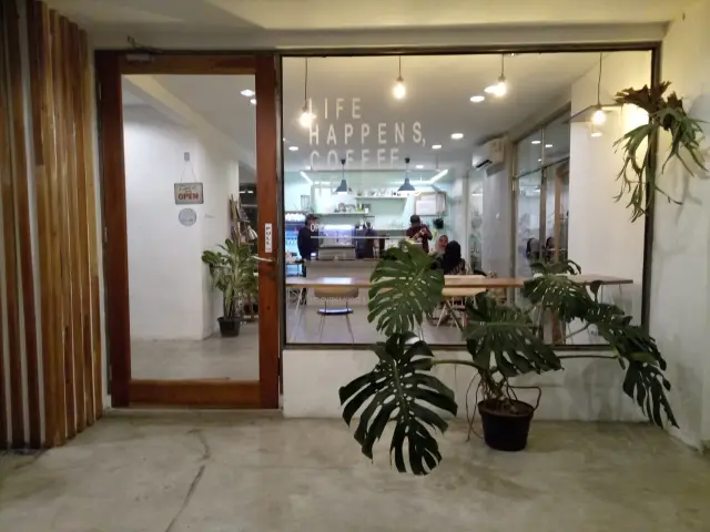 Gambar Makanan Aditi Coffee House and Space 4