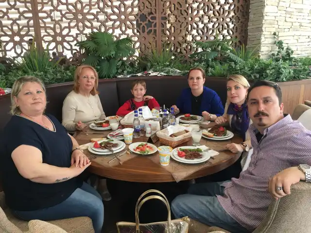 AhmEt İnegöl Köfteci'nin yemek ve ambiyans fotoğrafları 2