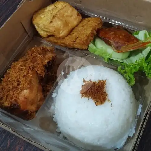 Gambar Makanan Lalapan Ayam Laos Pak Cuk Malang 7